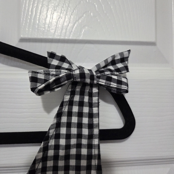 Cotton On Black & White V-neck Gingham Cropped Sleeveless Blouse Size Large - Picture 5 of 7